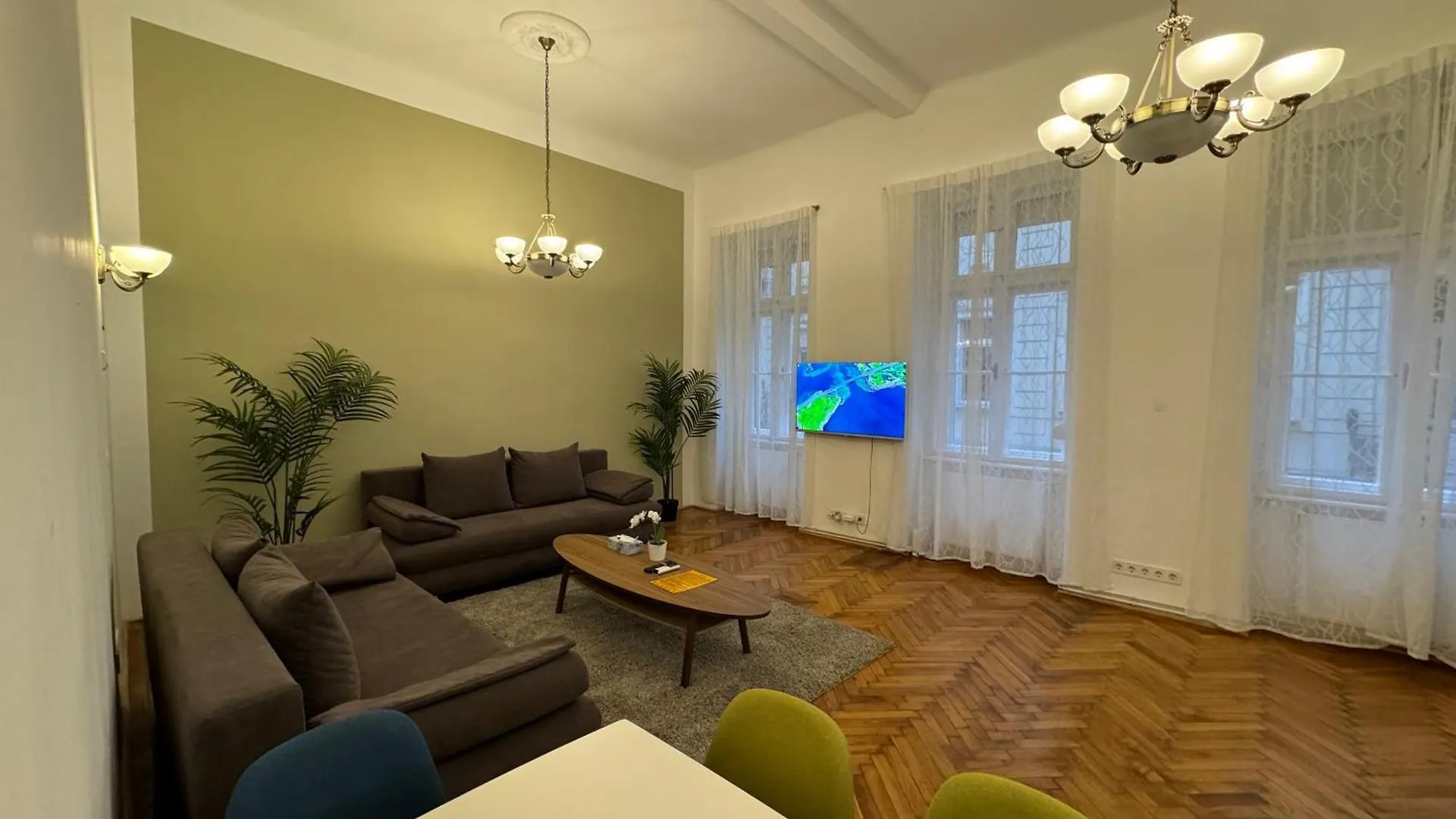 Exceptional Apartment In City Center Budapest