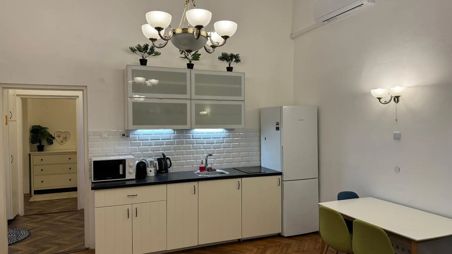Exceptional Apartment In City Center Budapest