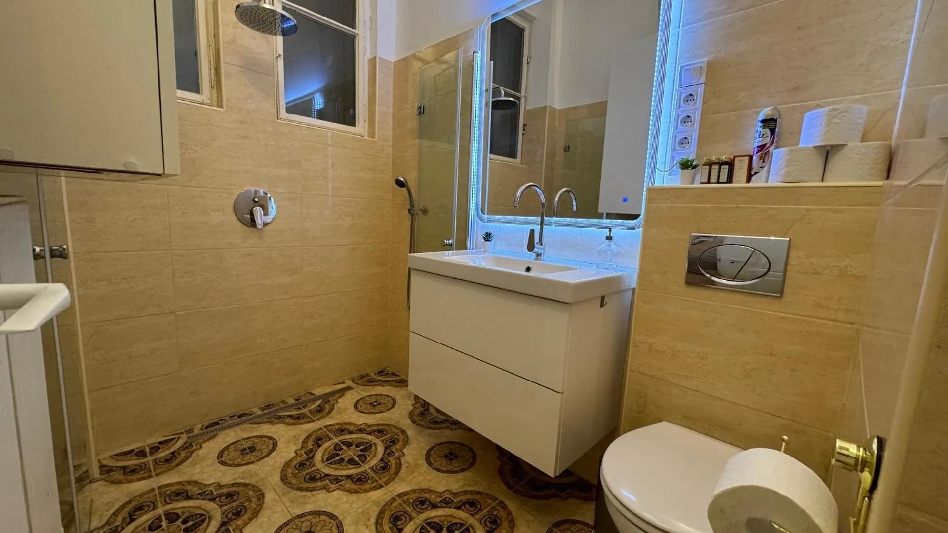 Exceptional Apartment In City Center Budapest 0*,  Ungern